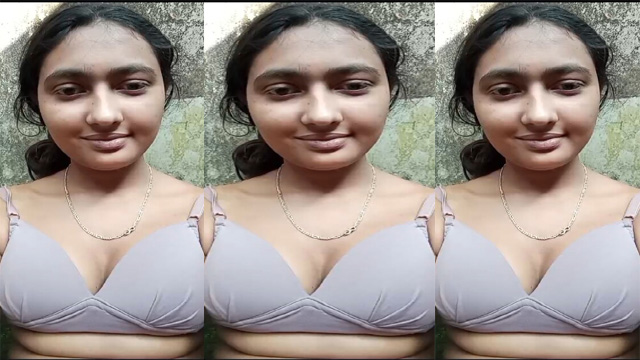 Beautiful Horny Gf Showing – And Fingering Asshole